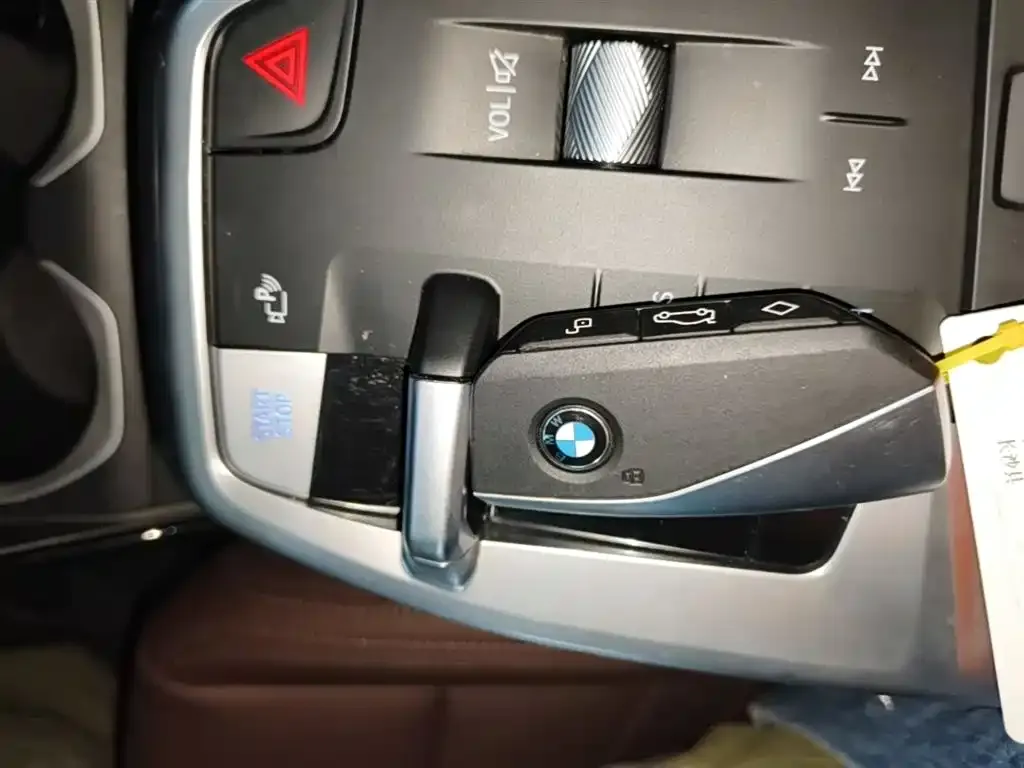 BMW iX1 2025 из CN, фото 4