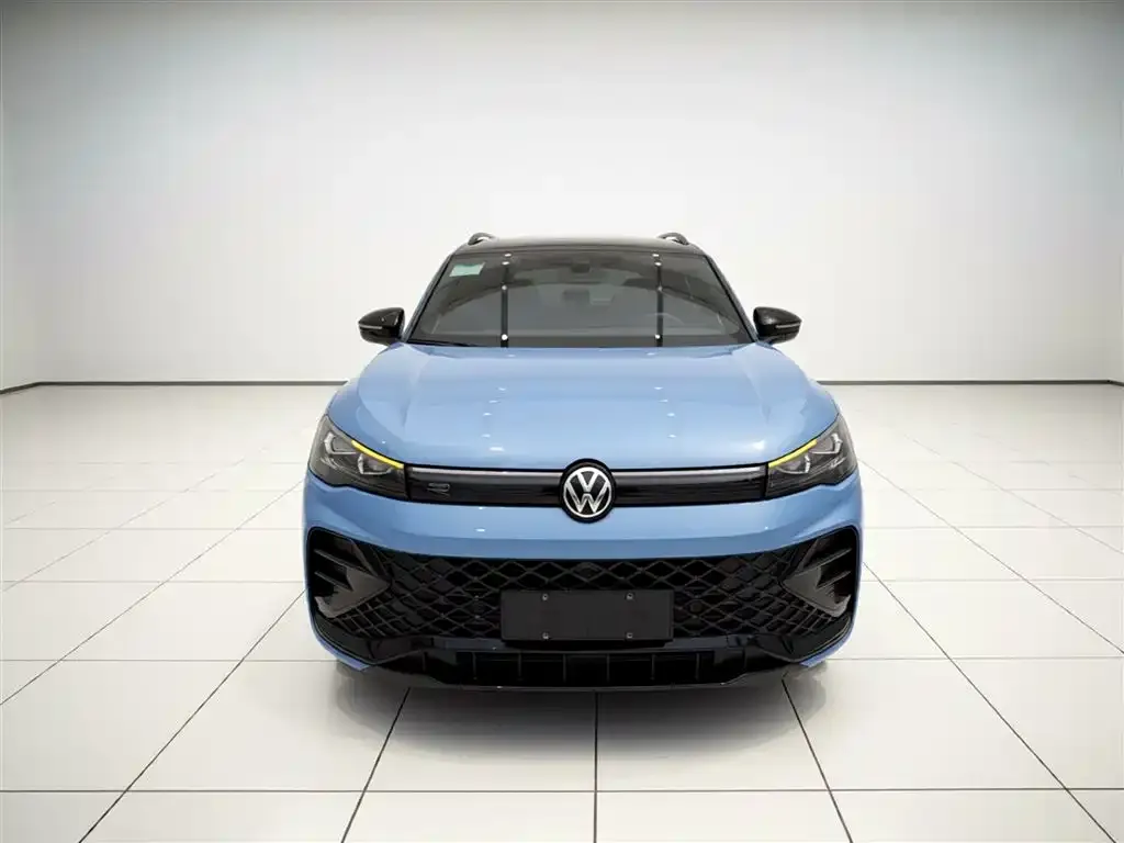 Volkswagen Tiguan L — фото 5