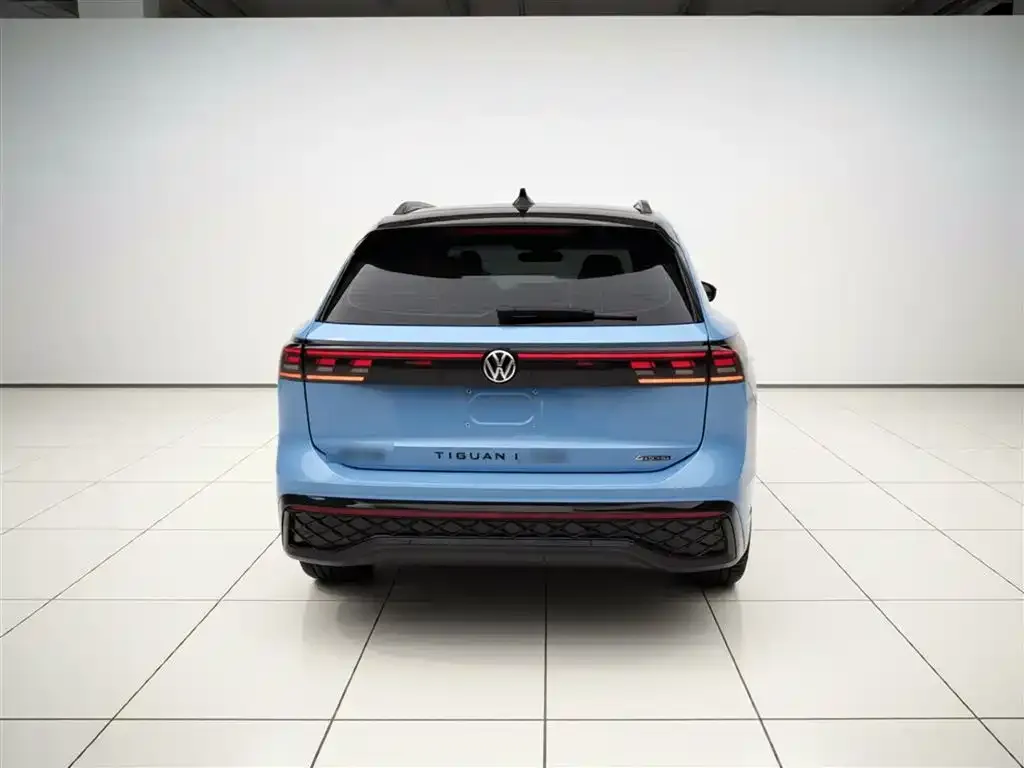 Volkswagen Tiguan L — фото 7