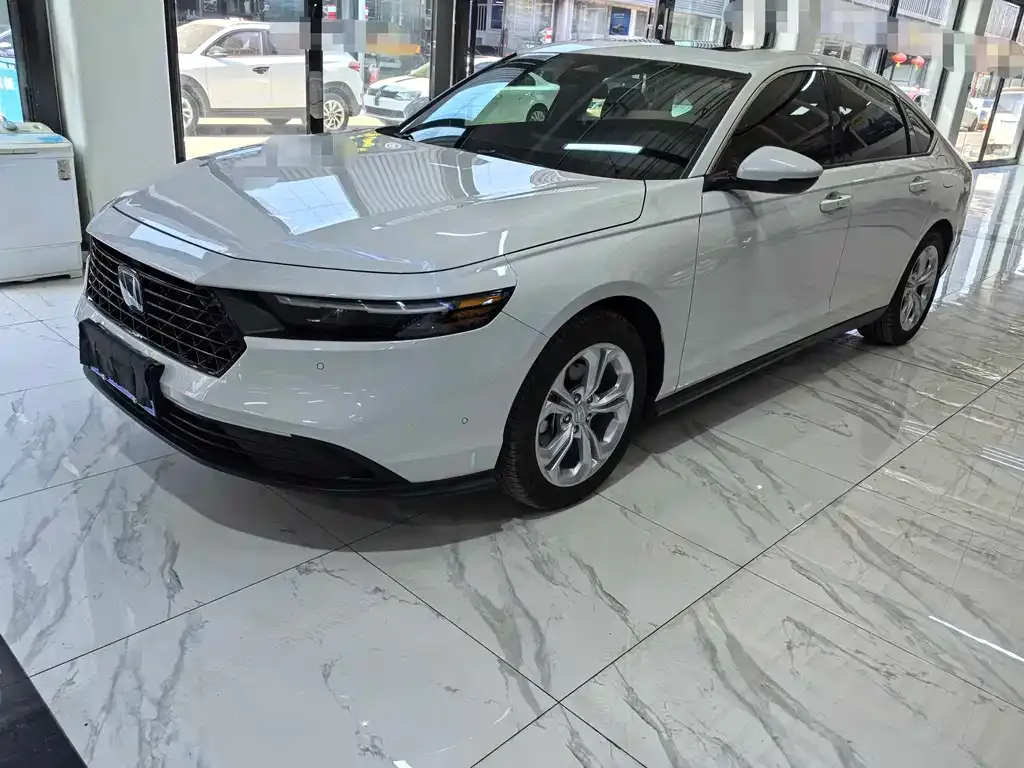 Honda Accord — фото 1