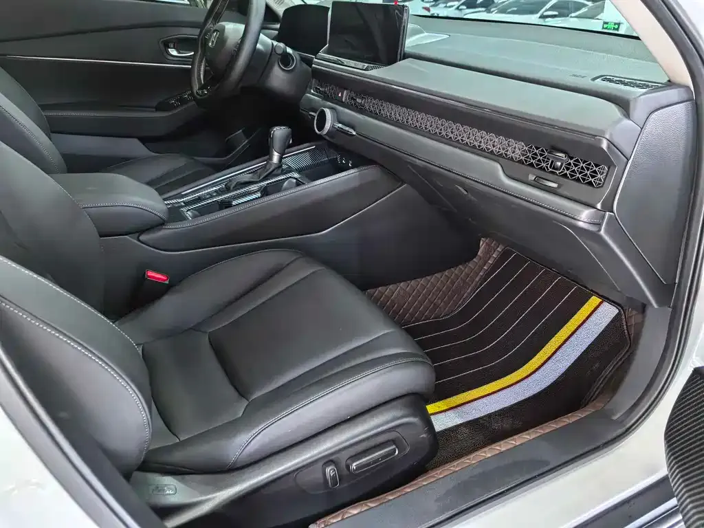 Honda Accord — фото 10