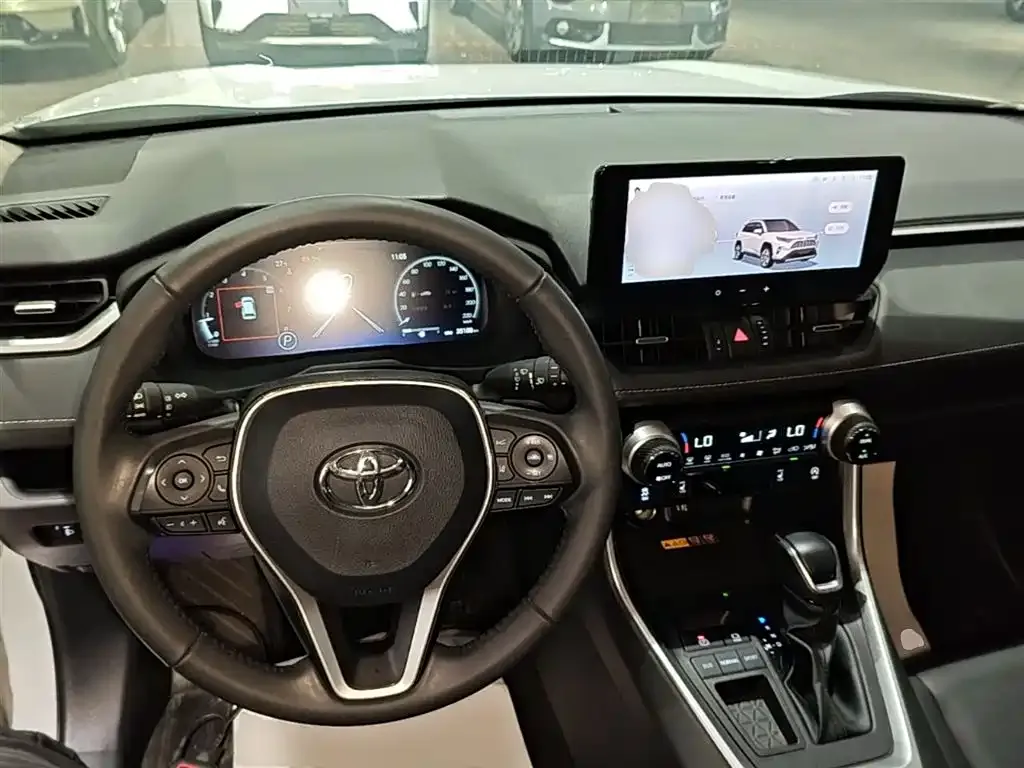 Toyota RAV4 — фото 3