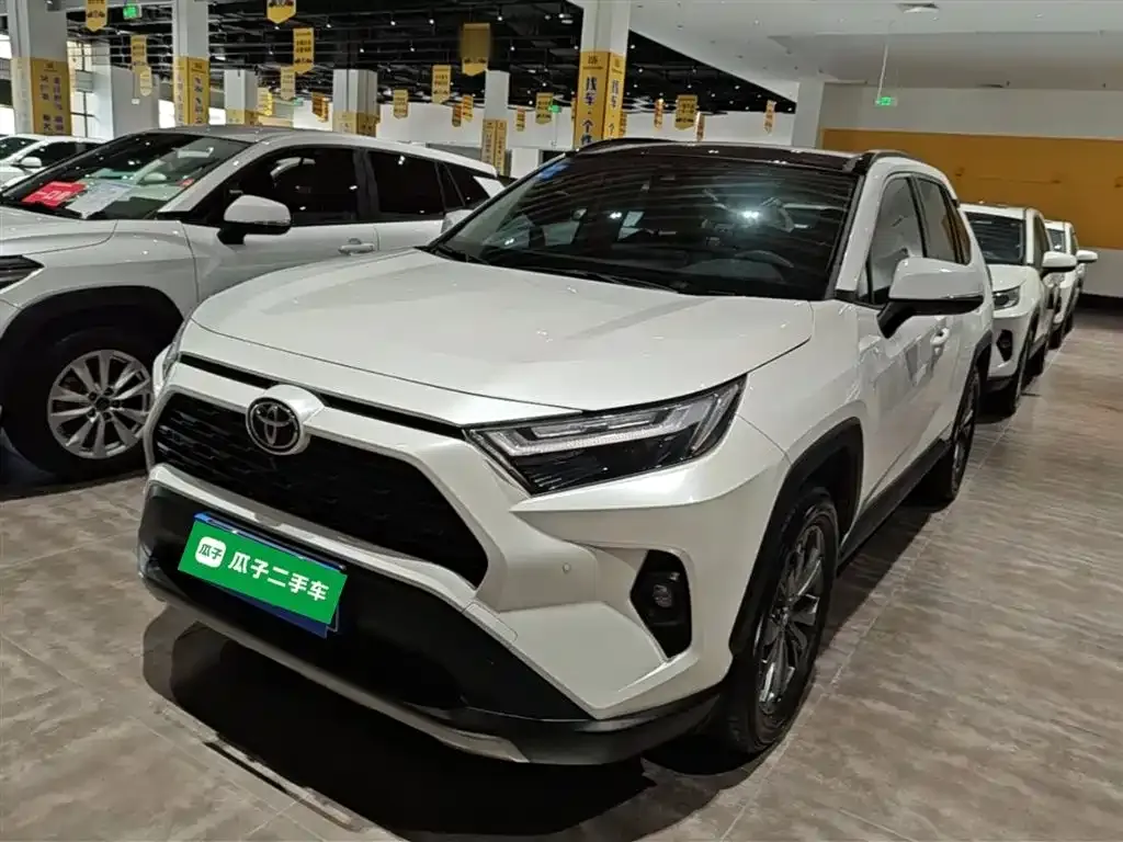 Toyota RAV4 — фото 6