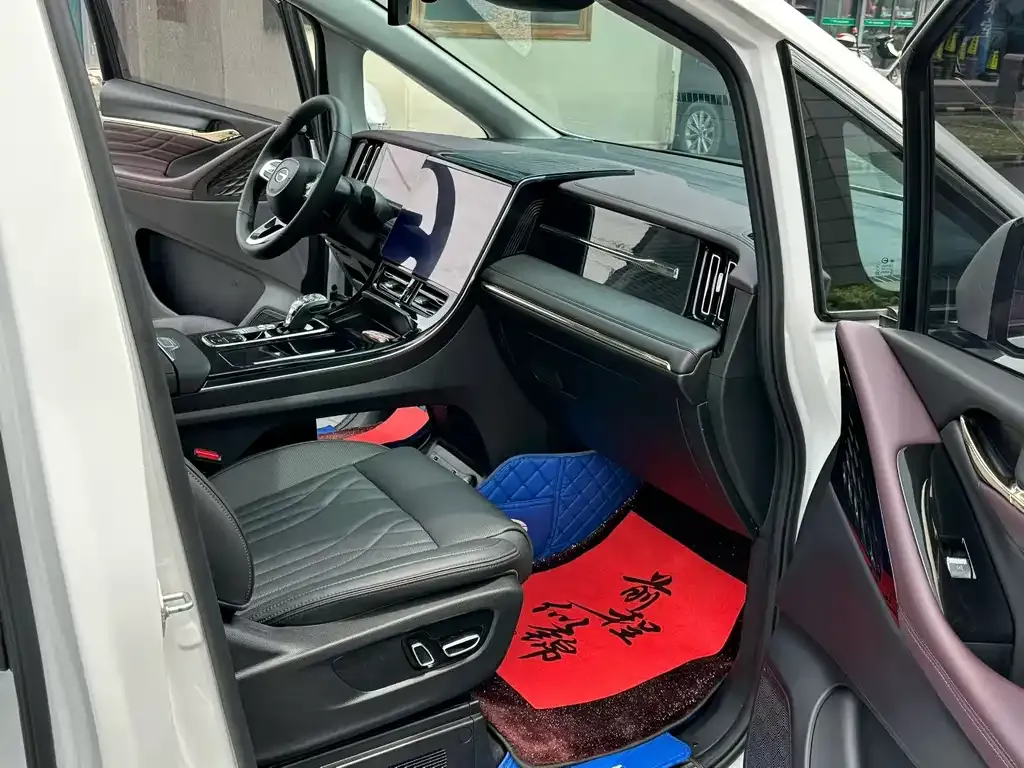 GAC Motor Trumpchi M8 — фото 3