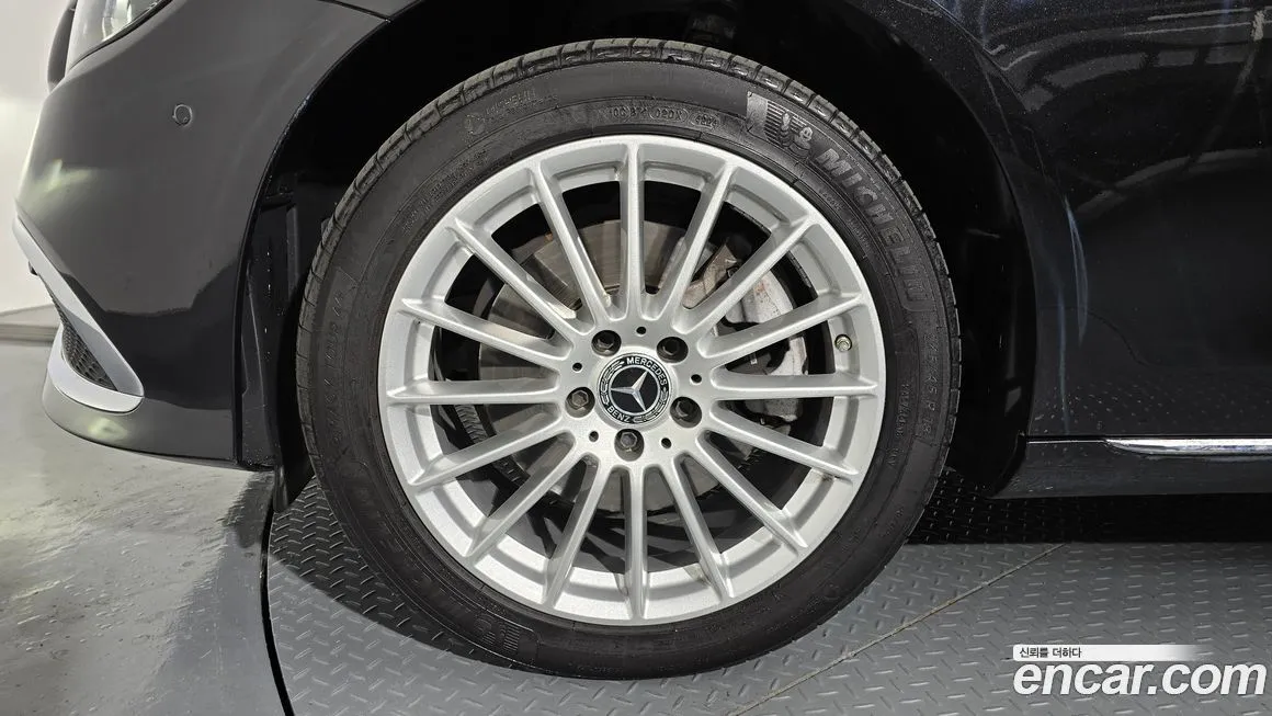 Mercedes-Benz E-Class 2023 из KR, фото 5