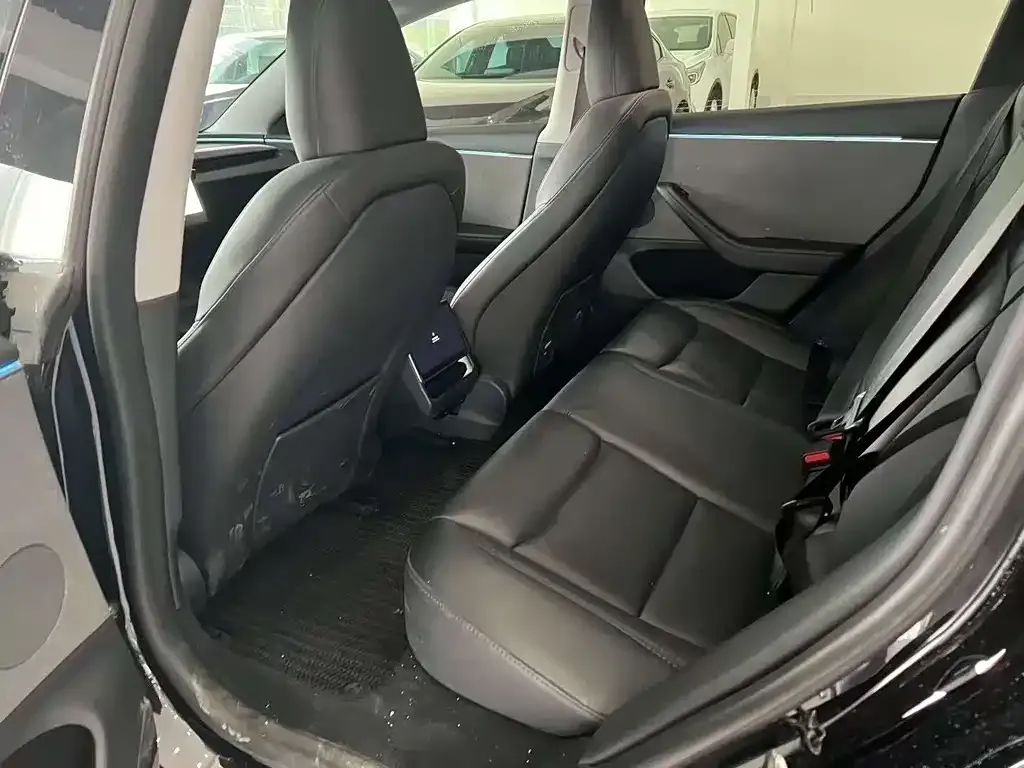 Tesla Model 3 — фото 2