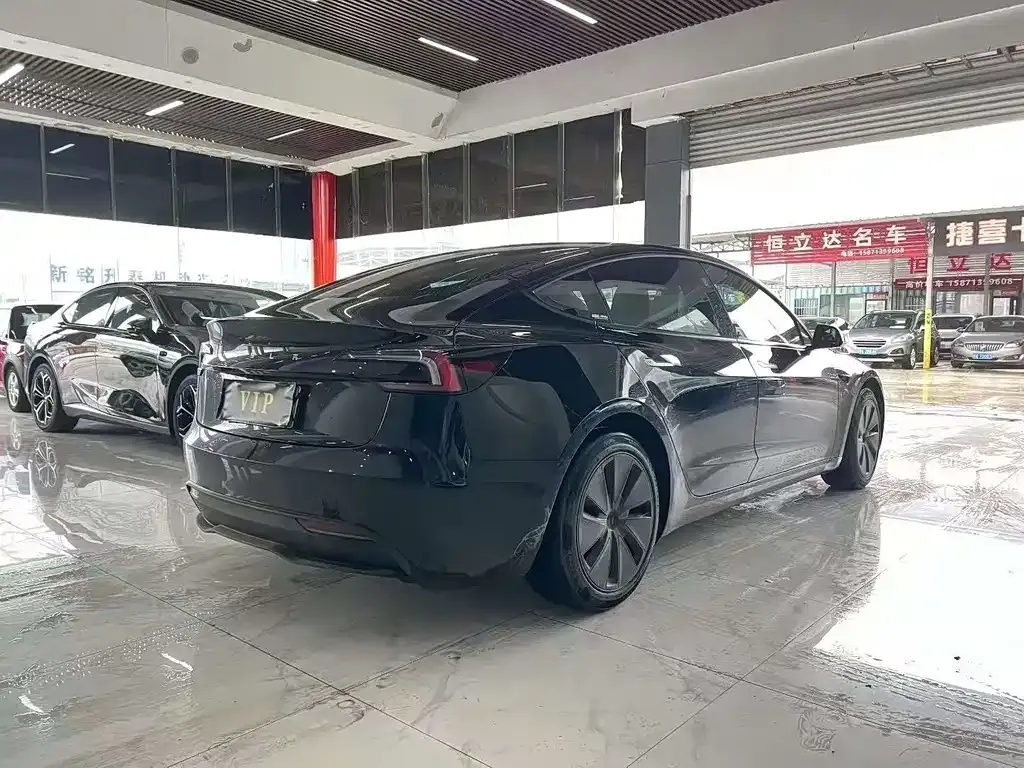 Tesla Model 3 — фото 6