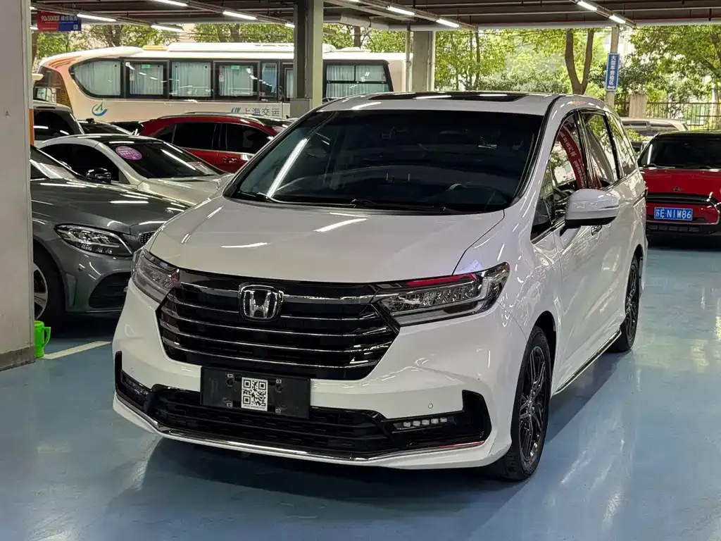 Honda Odyssey — фото 1