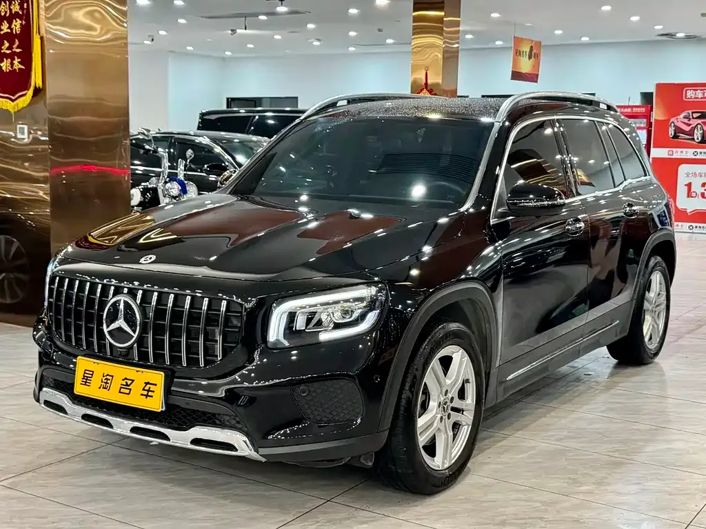 Mercedes-Benz GLB — фото 1