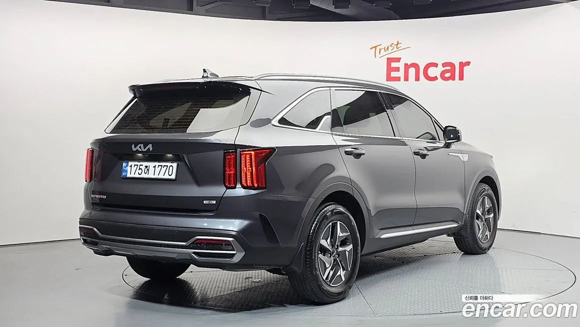 Kia Sorento — фото 7