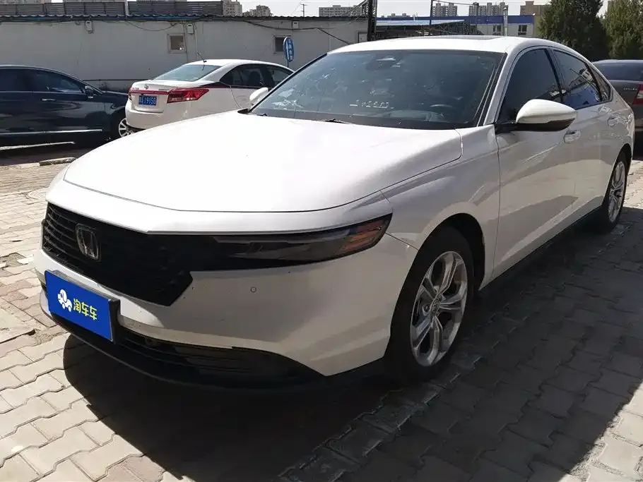 Honda Accord — фото 1