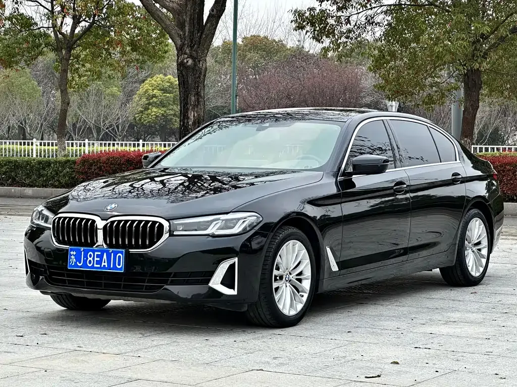 BMW 5 Series — фото 1