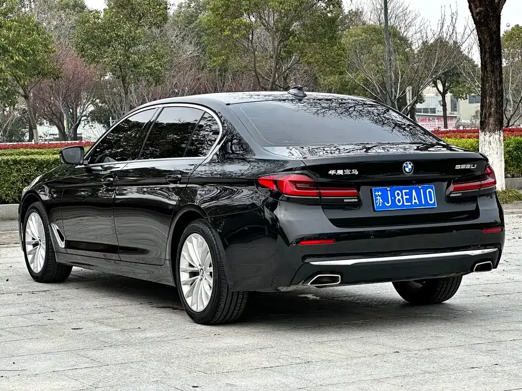 BMW 5 Series — фото 5