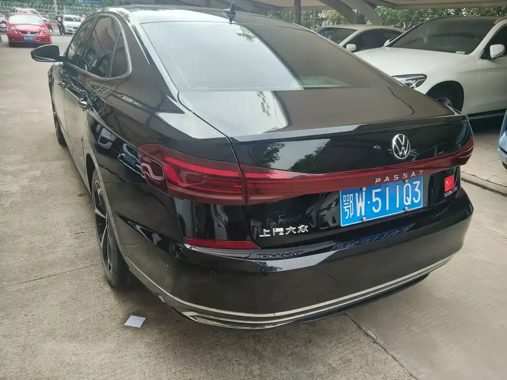 Volkswagen Passat — фото 9