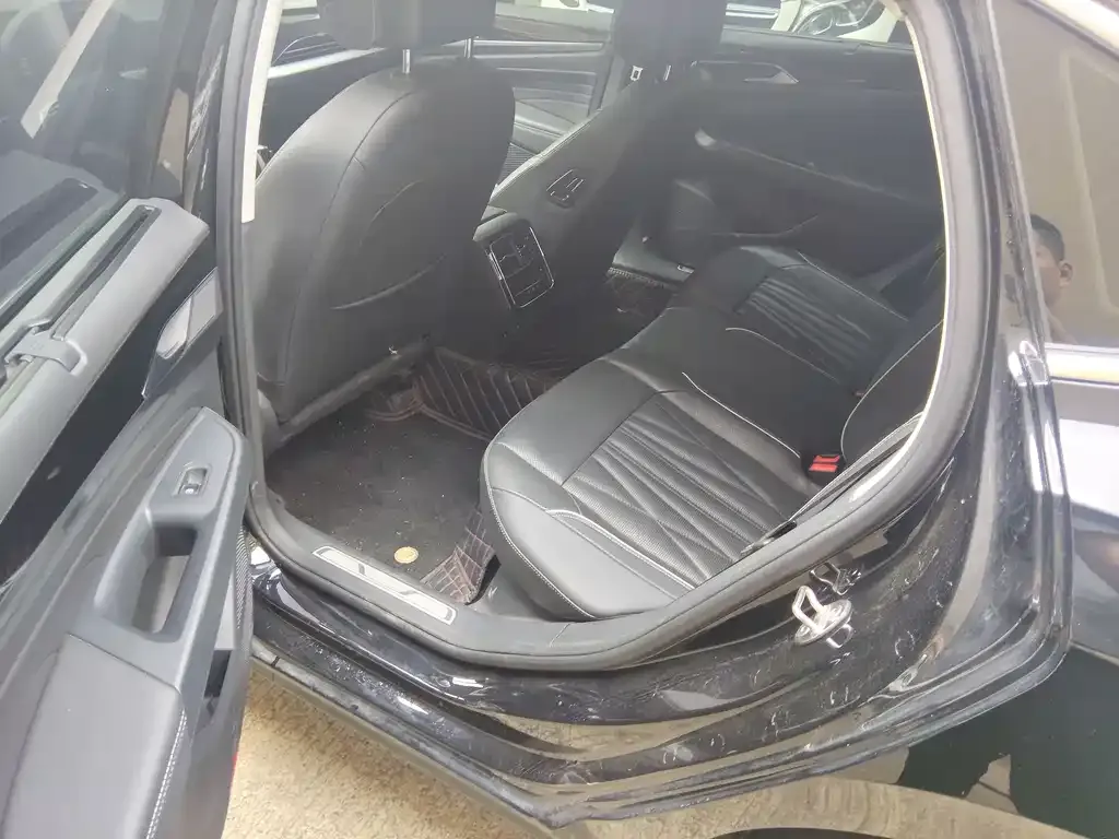 Volkswagen Passat — фото 6