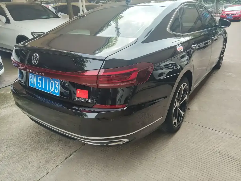Volkswagen Passat — фото 4