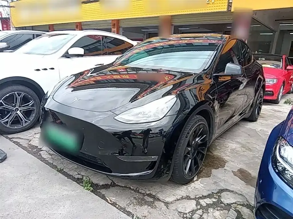 Tesla Model Y — фото 9