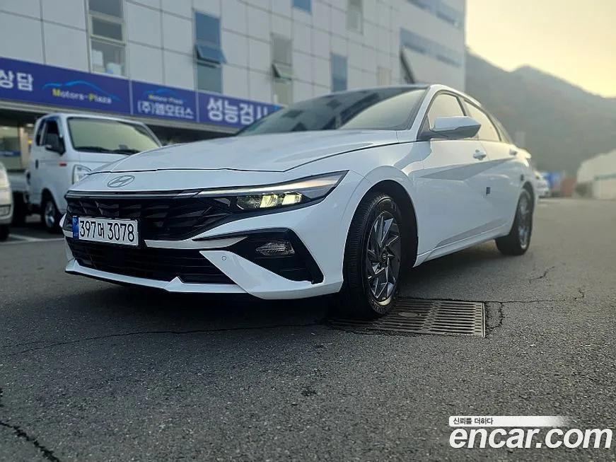 Hyundai AVANTE — фото 1
