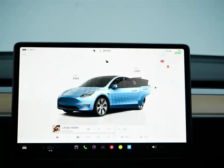 Tesla Model Y — фото 3