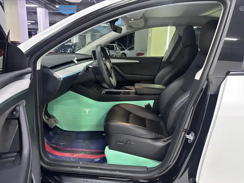 Tesla Model Y — фото 9