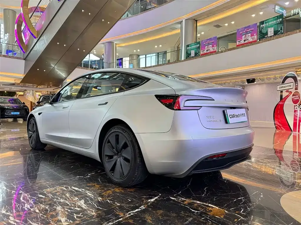 Tesla Model 3 — фото 4
