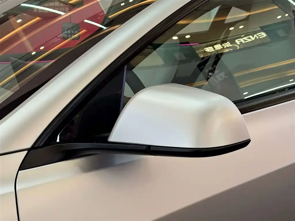 Tesla Model 3 — фото 2