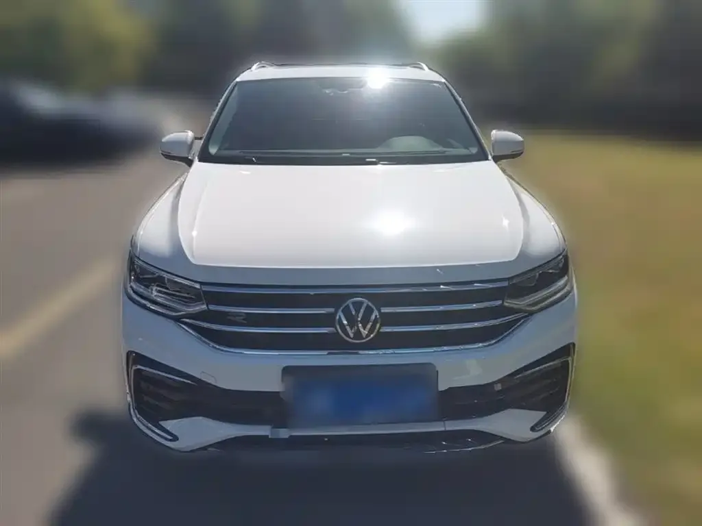 Volkswagen Tiguan L — фото 6