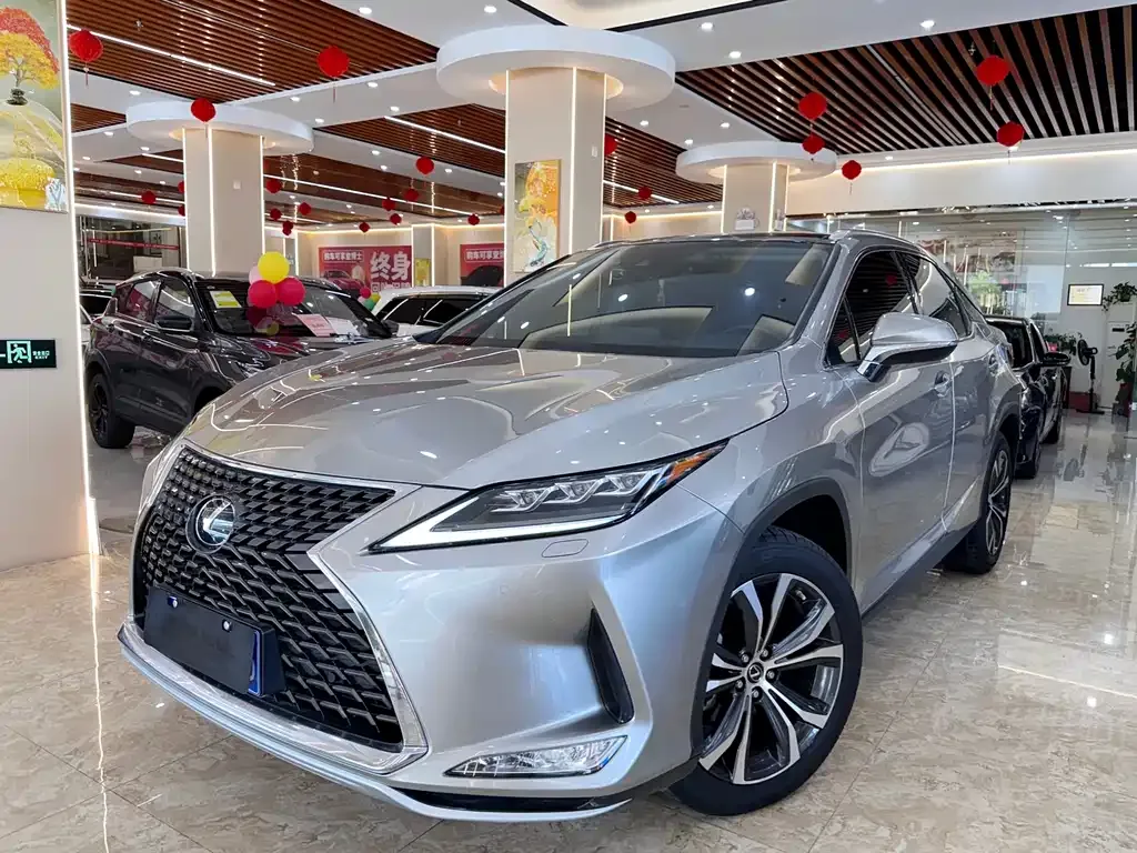 Lexus RX — фото 1
