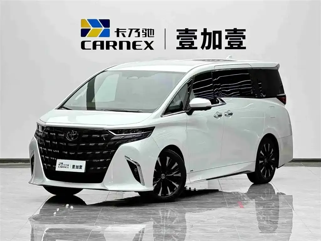 Toyota Alphard — фото 1
