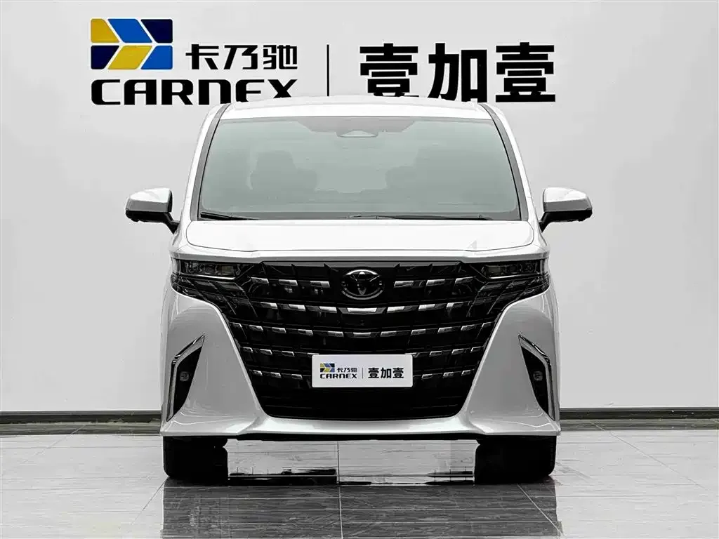 Toyota Alphard — фото 4