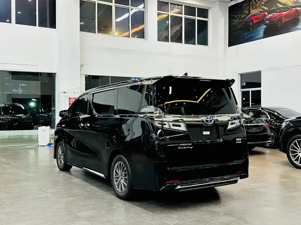 Toyota Vellfire — фото 6