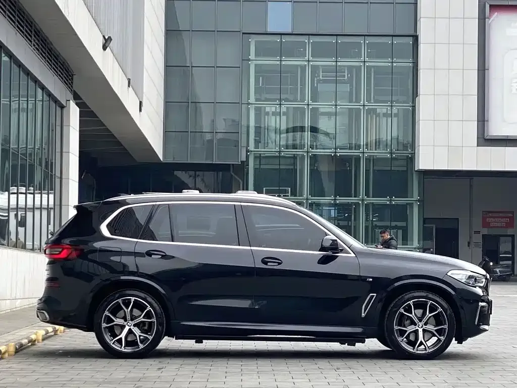 BMW X5 — фото 2