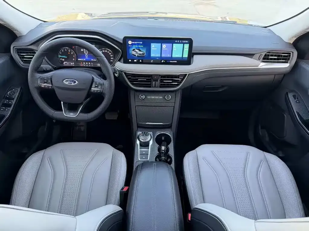 Ford Escape 2023 из CN, фото 7