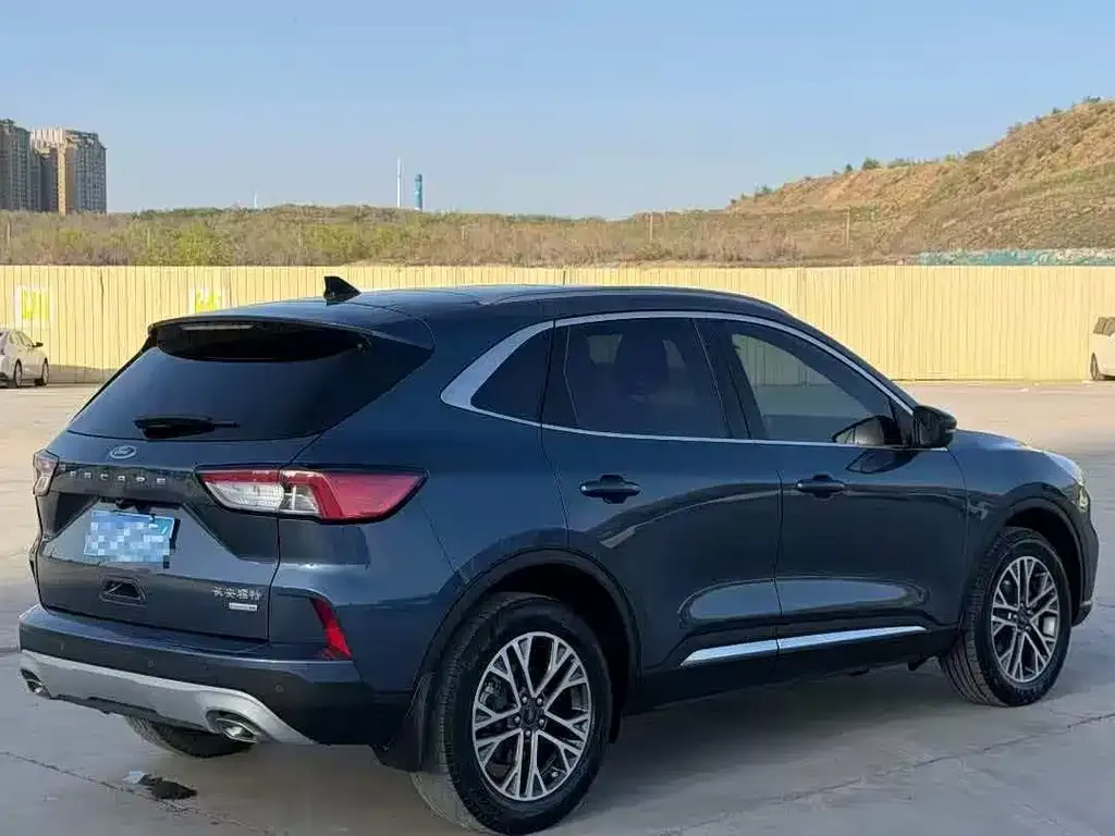 Ford Escape 2023 из CN, фото 5