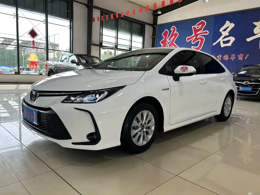 Toyota Corolla — фото 1