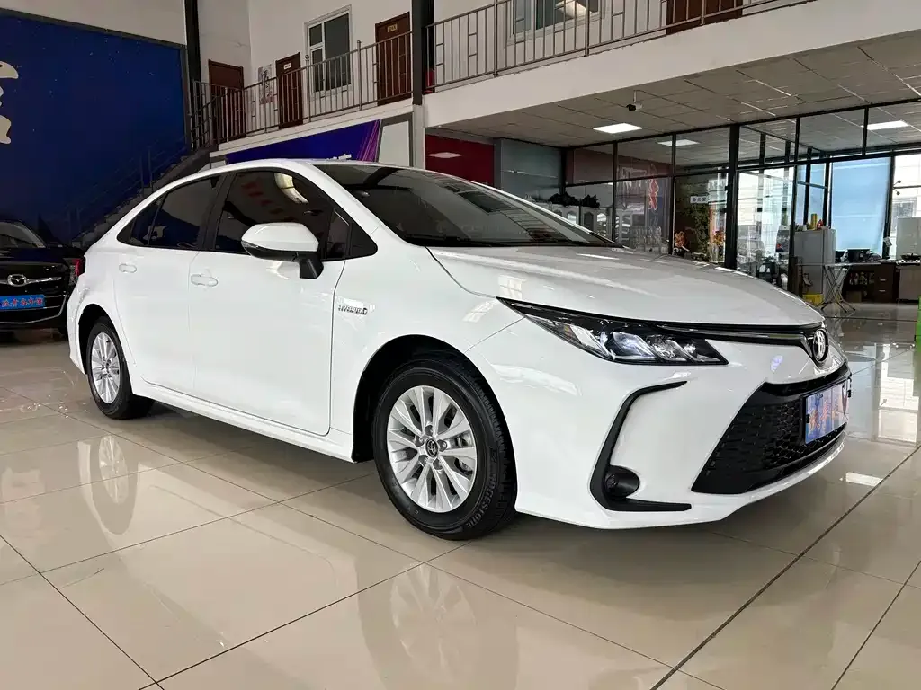 Toyota Corolla — фото 2