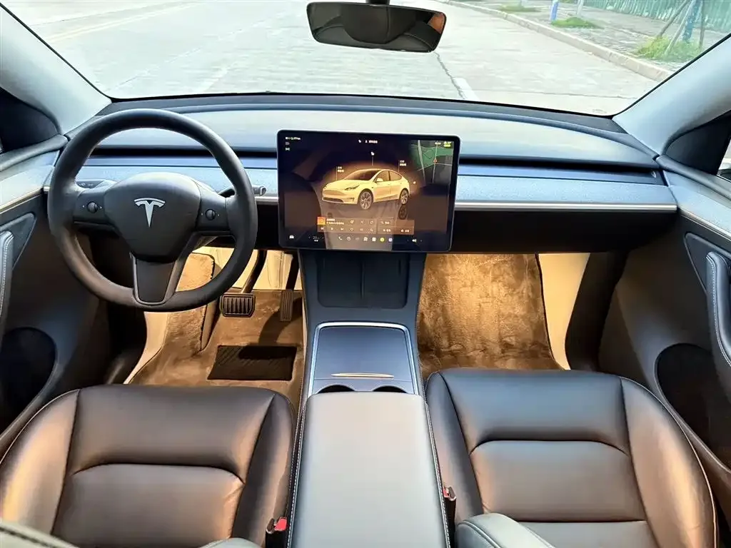 Tesla Model Y — фото 7