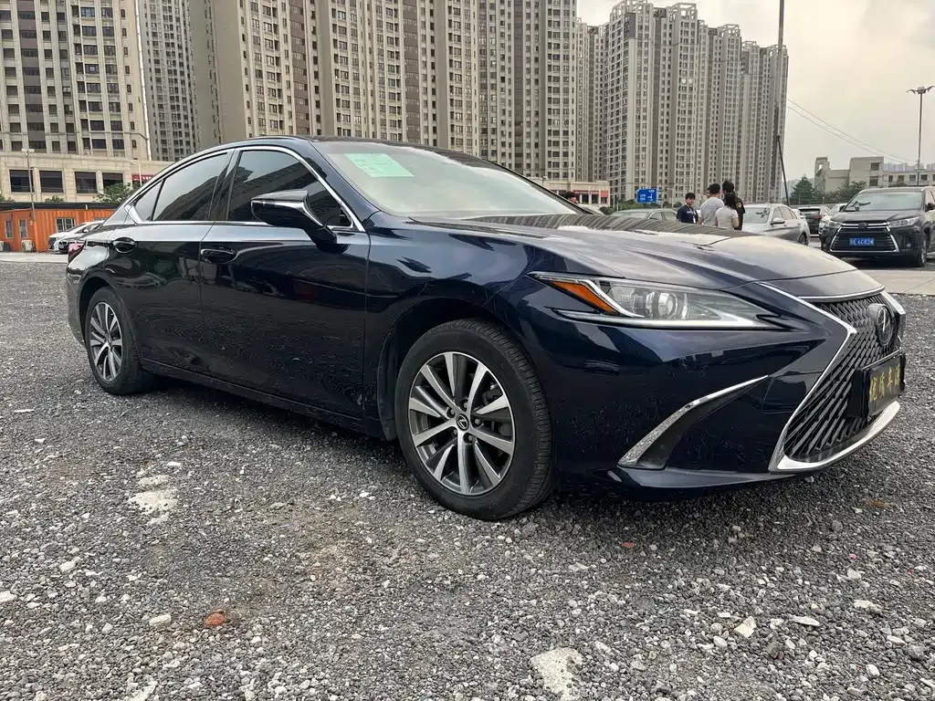 Lexus ES — фото 8