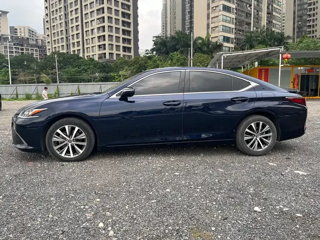 Lexus ES — фото 10