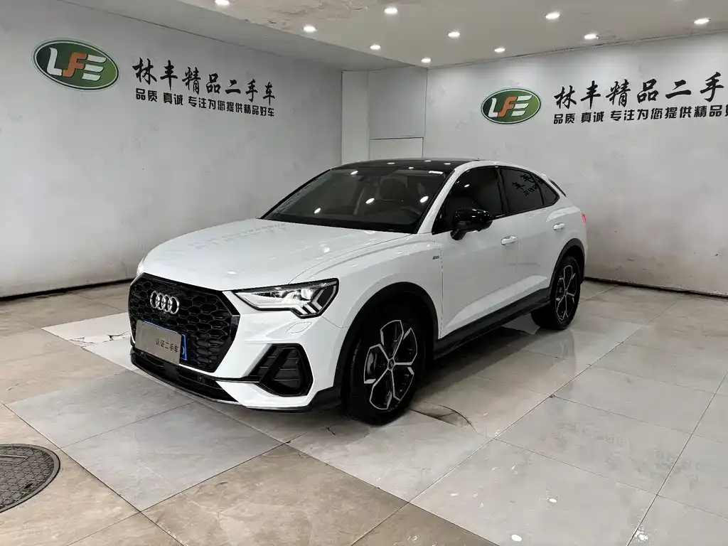 Audi Q3 Sportback — фото 1