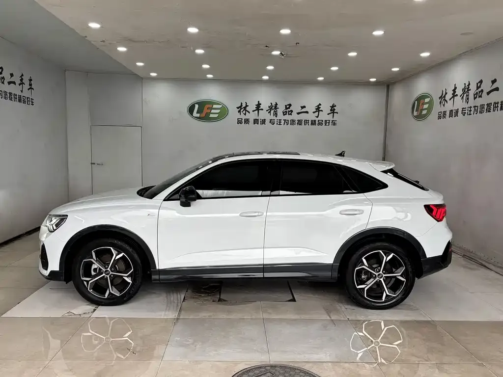 Audi Q3 Sportback — фото 7