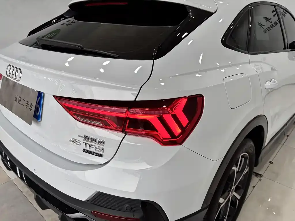 Audi Q3 Sportback — фото 6
