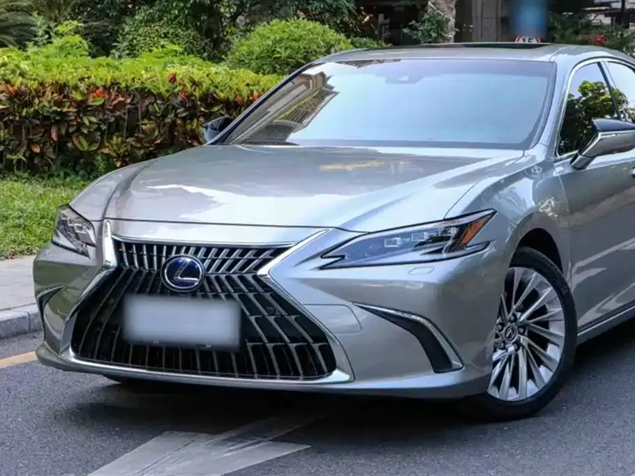 Lexus ES — фото 1