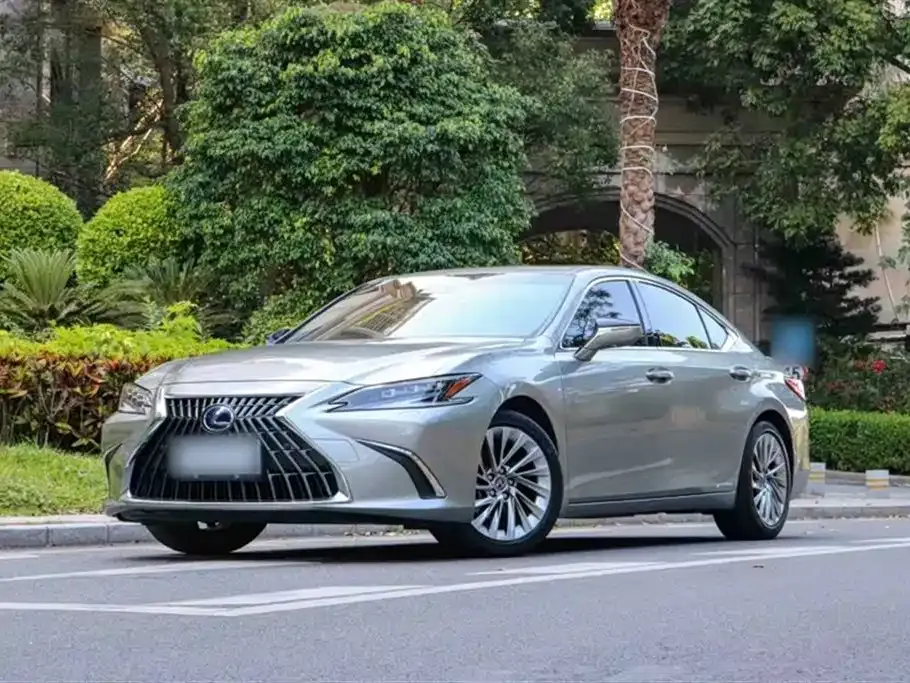 Lexus ES — фото 10