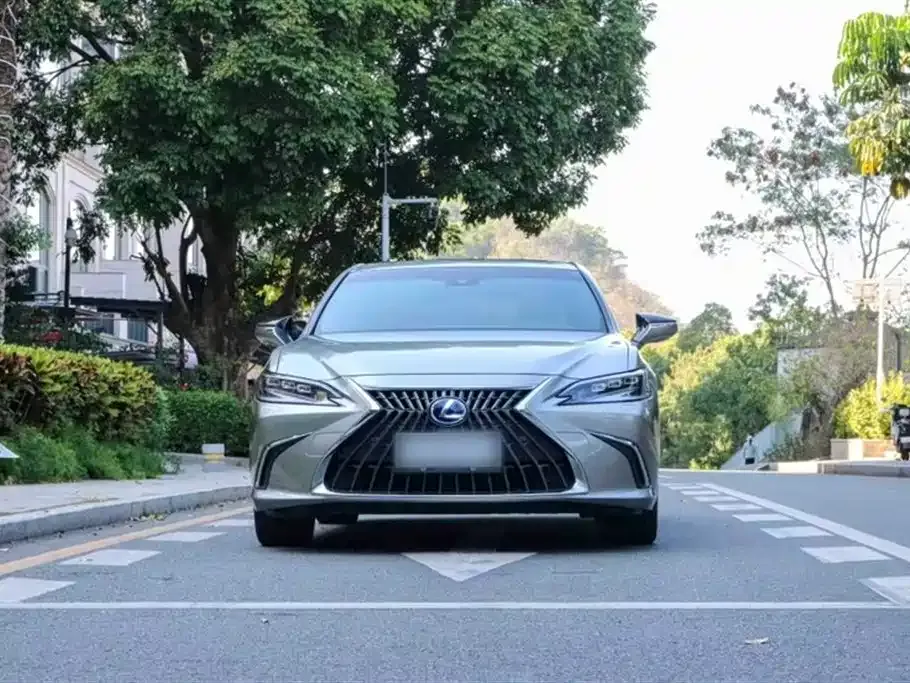 Lexus ES — фото 8