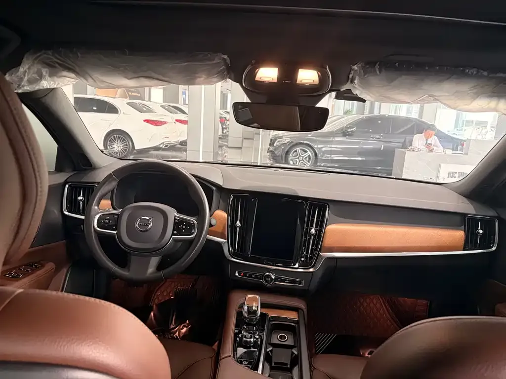 Volvo S90 — фото 3