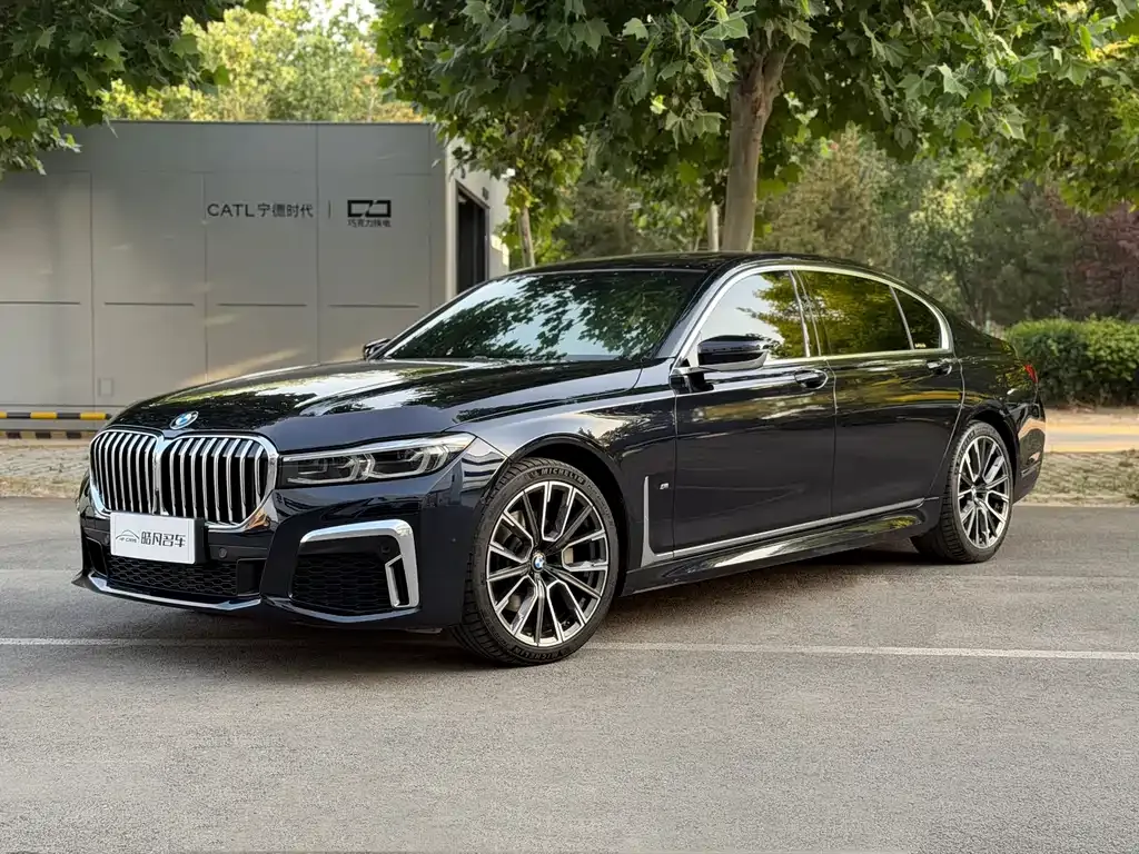 BMW 7 Series — фото 1