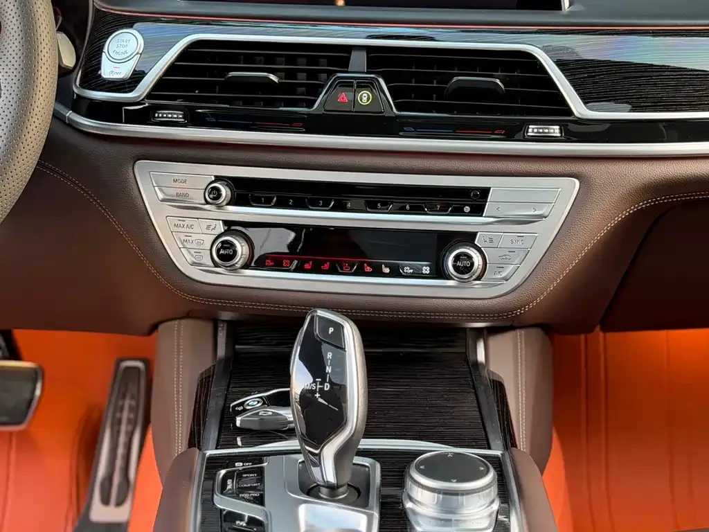 BMW 7 Series — фото 2