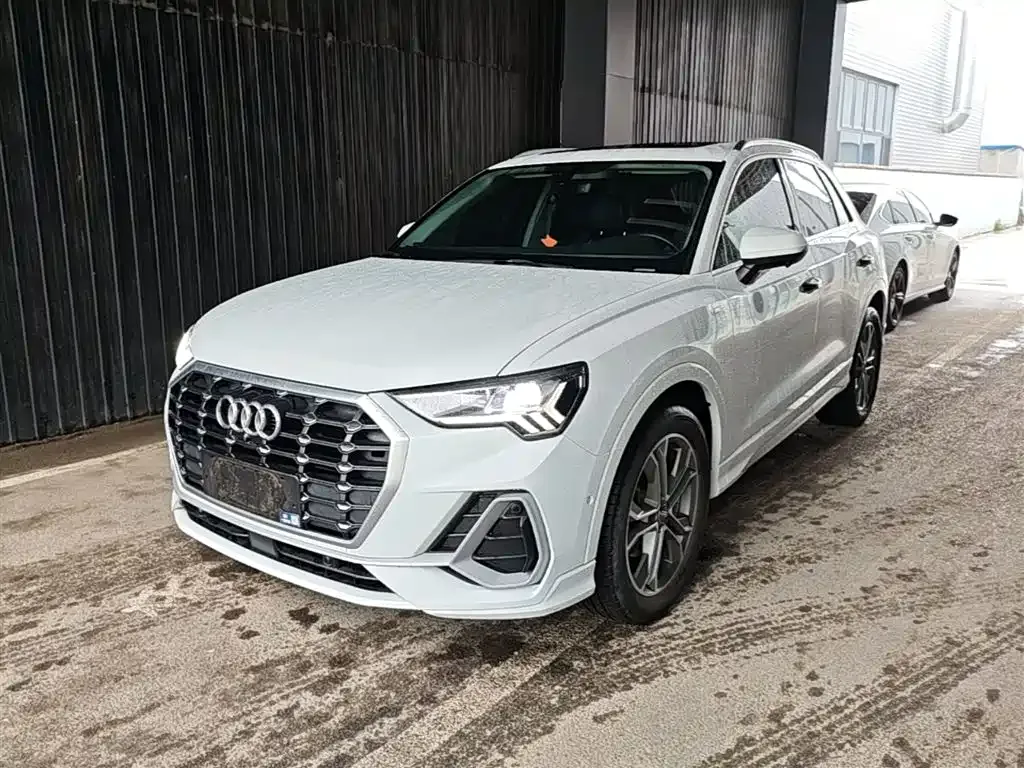 Audi Q3 — фото 10
