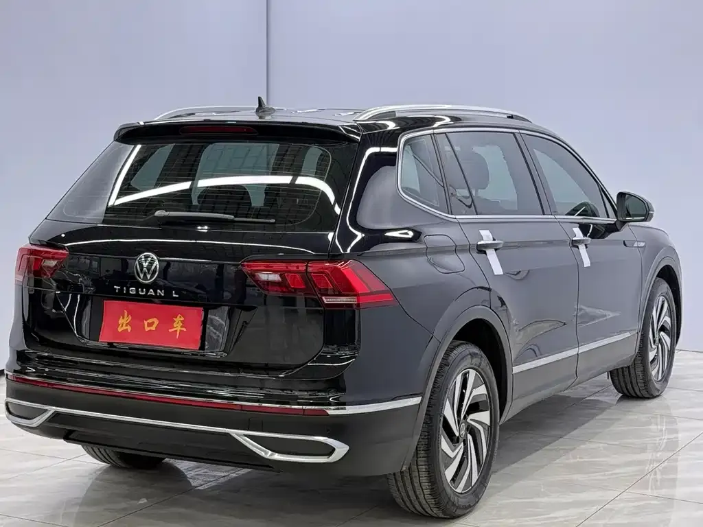 Volkswagen Tiguan L — фото 6